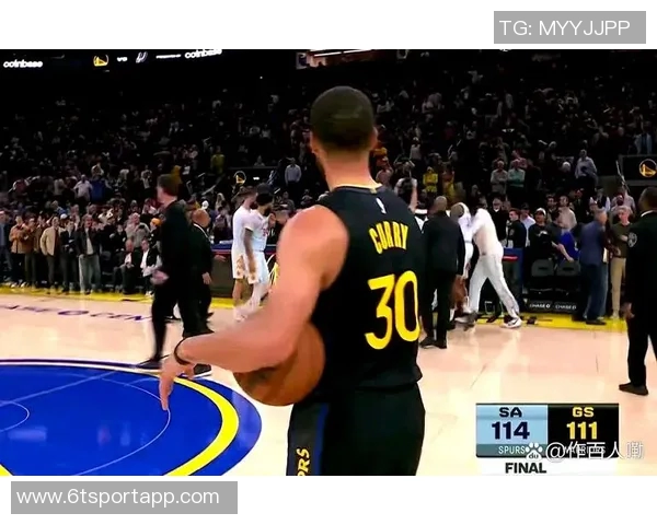 勇士调侃巴恩斯三分球失准如16年重现赛场瞬间